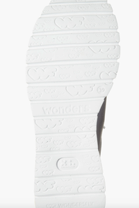 Wonders Slip-On Sneaker