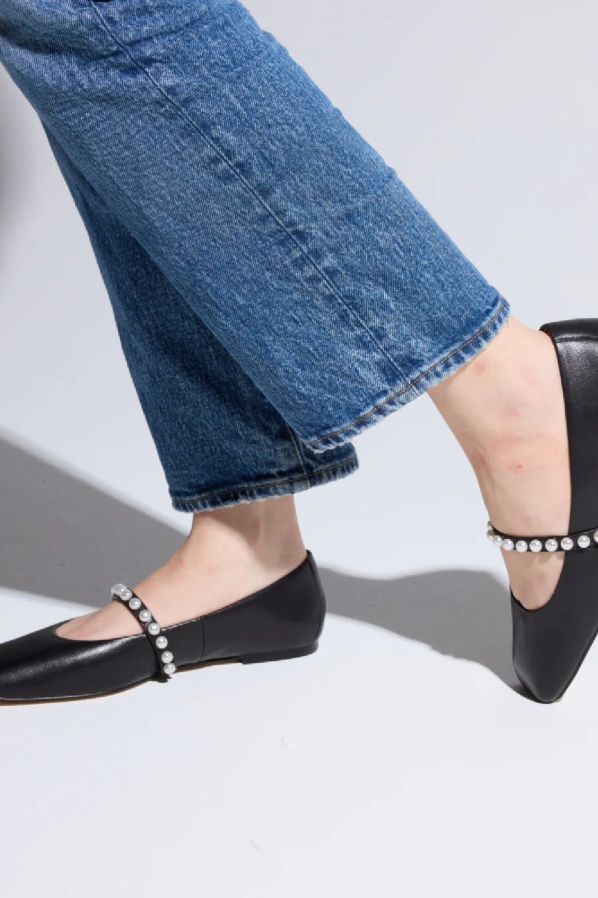 Yosi Samra Cara Pearl Flat