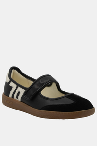 Back 70 Aya Sneaker