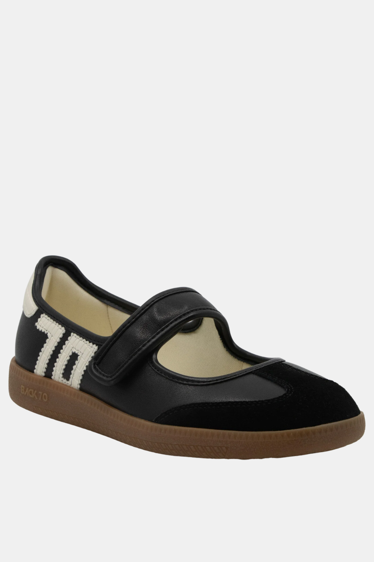 Back 70 Aya Sneaker