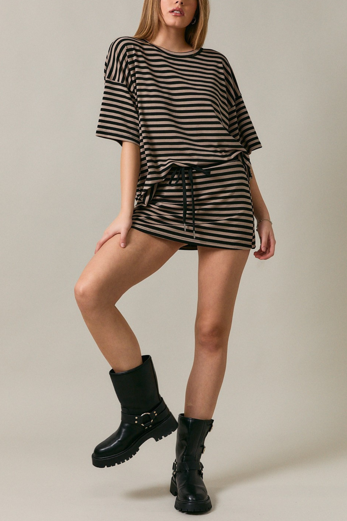 Mid Rise Skirt