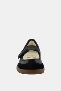 Back 70 Aya Sneaker