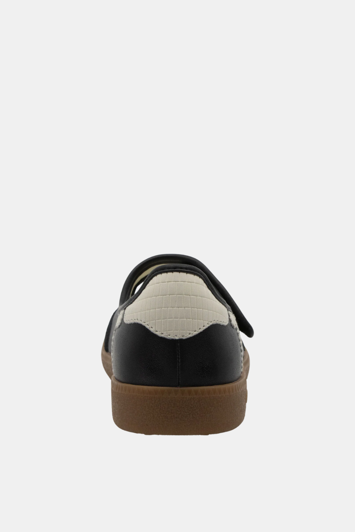 Back 70 Aya Sneaker