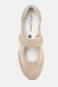 JSlides Patricia Sneaker