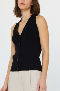 Pleated Sleeveless Sweater Top