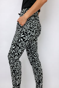 Lilly Pulitzer Luxletic Island Mid Rise Jogger