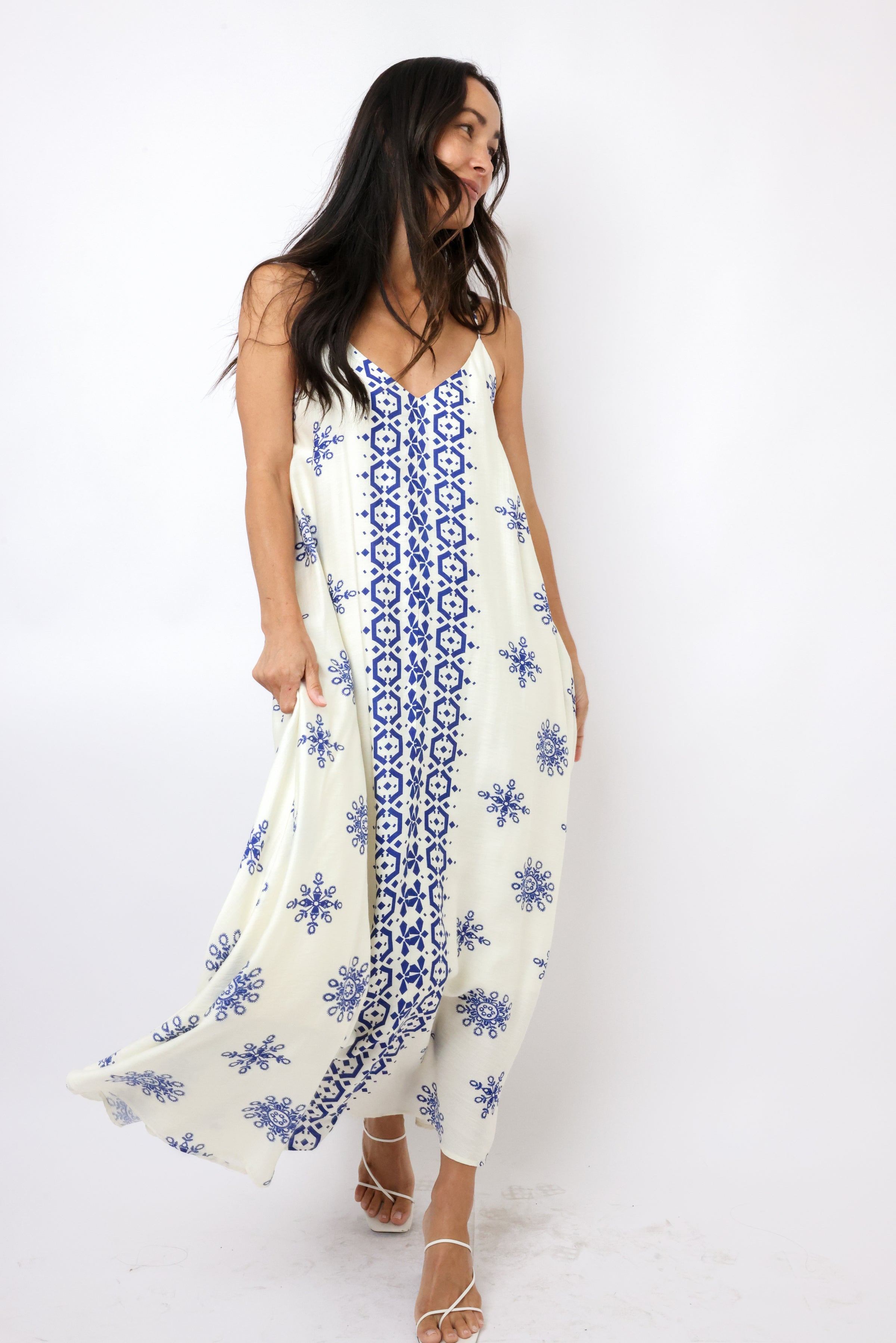 Border Printed Flowy Sleeveless Maxi Dress