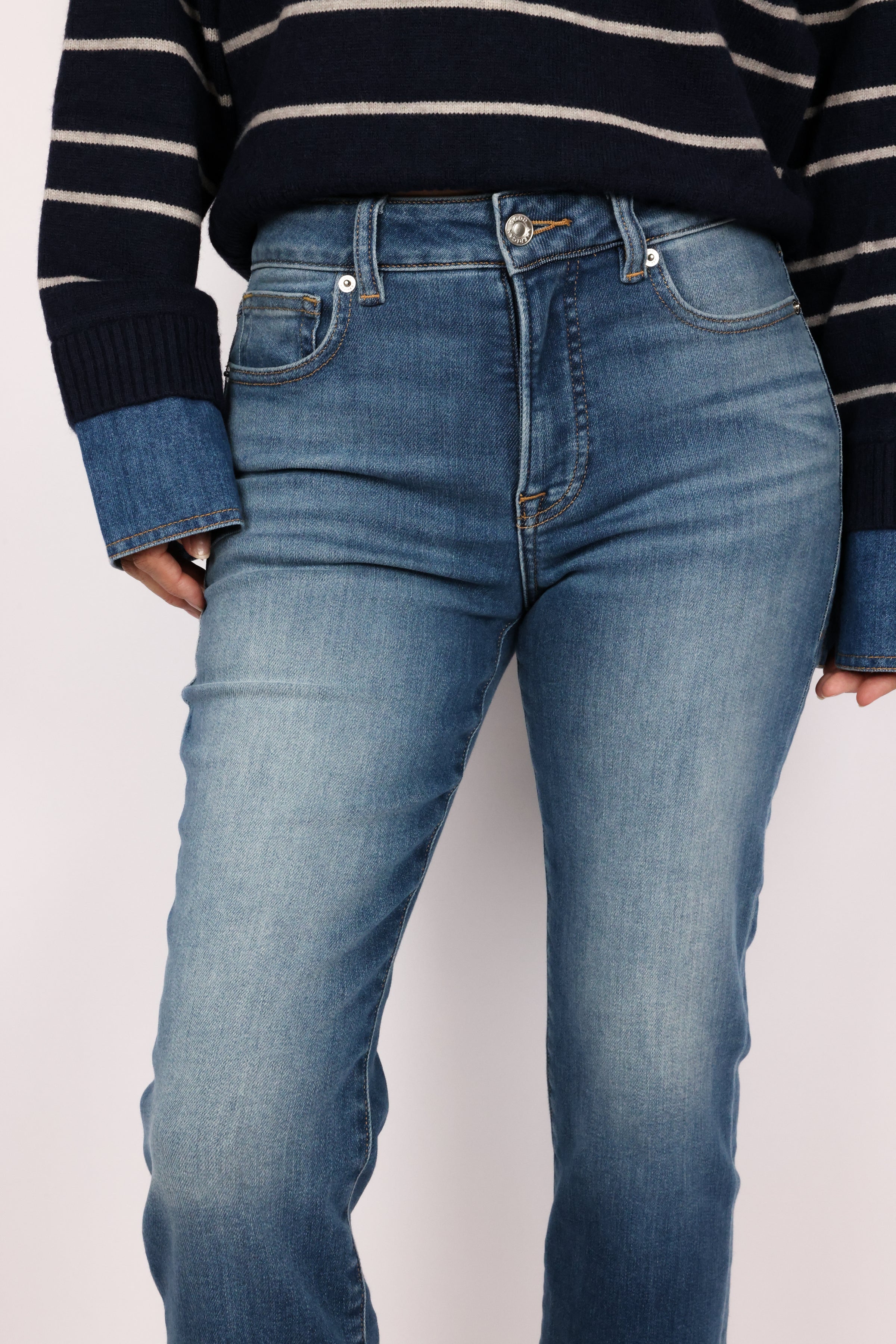 Good American Good Legs Straight Jeans