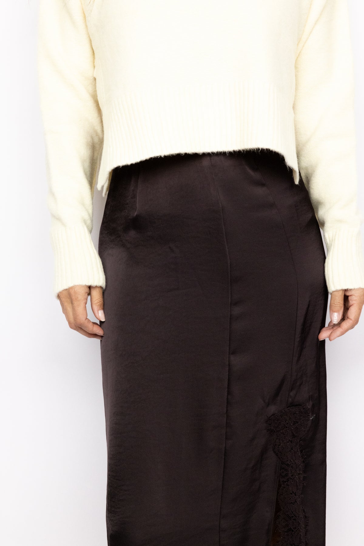 Lace-Inset High-Slit Column Skirt