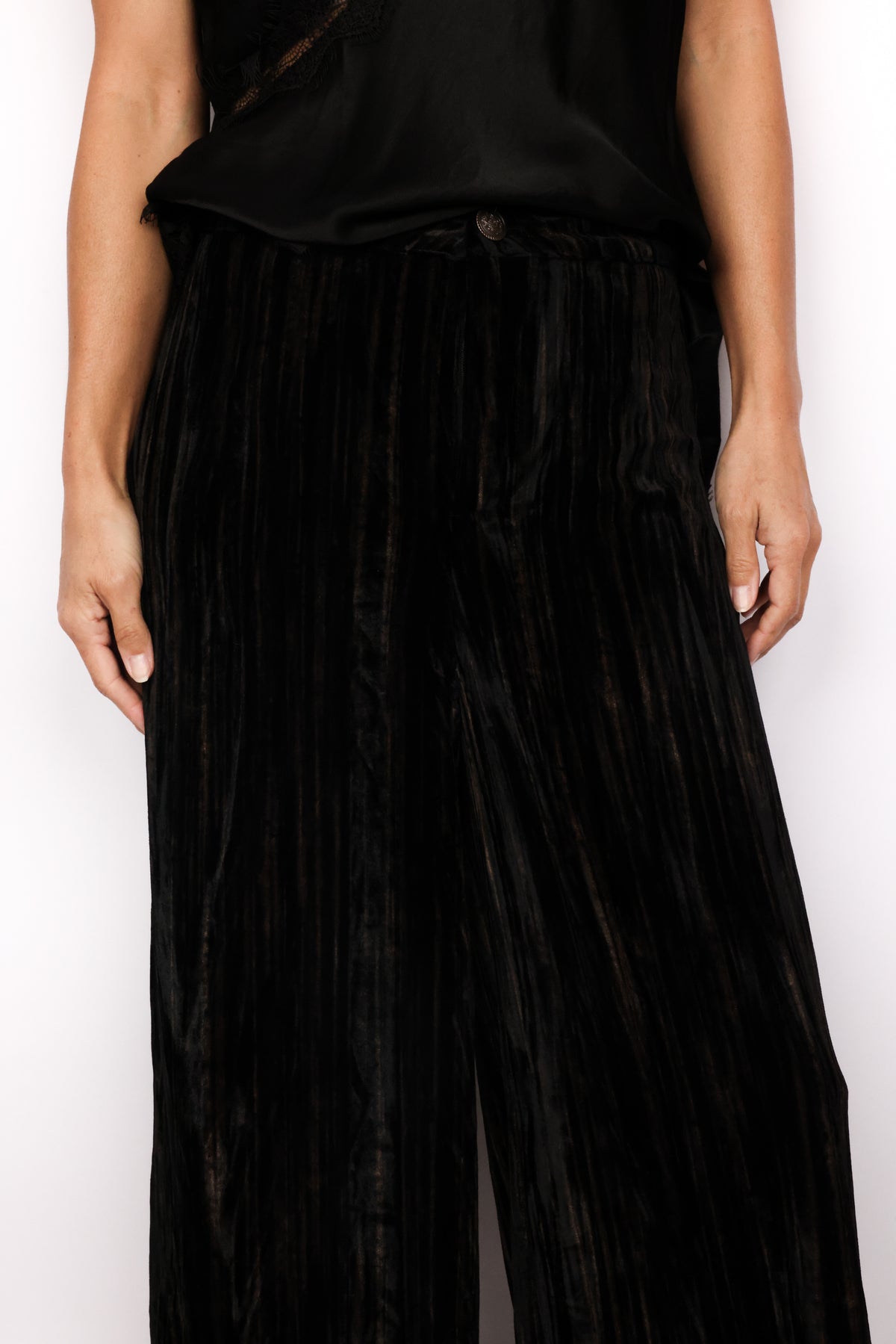 Textured Velvet Pant