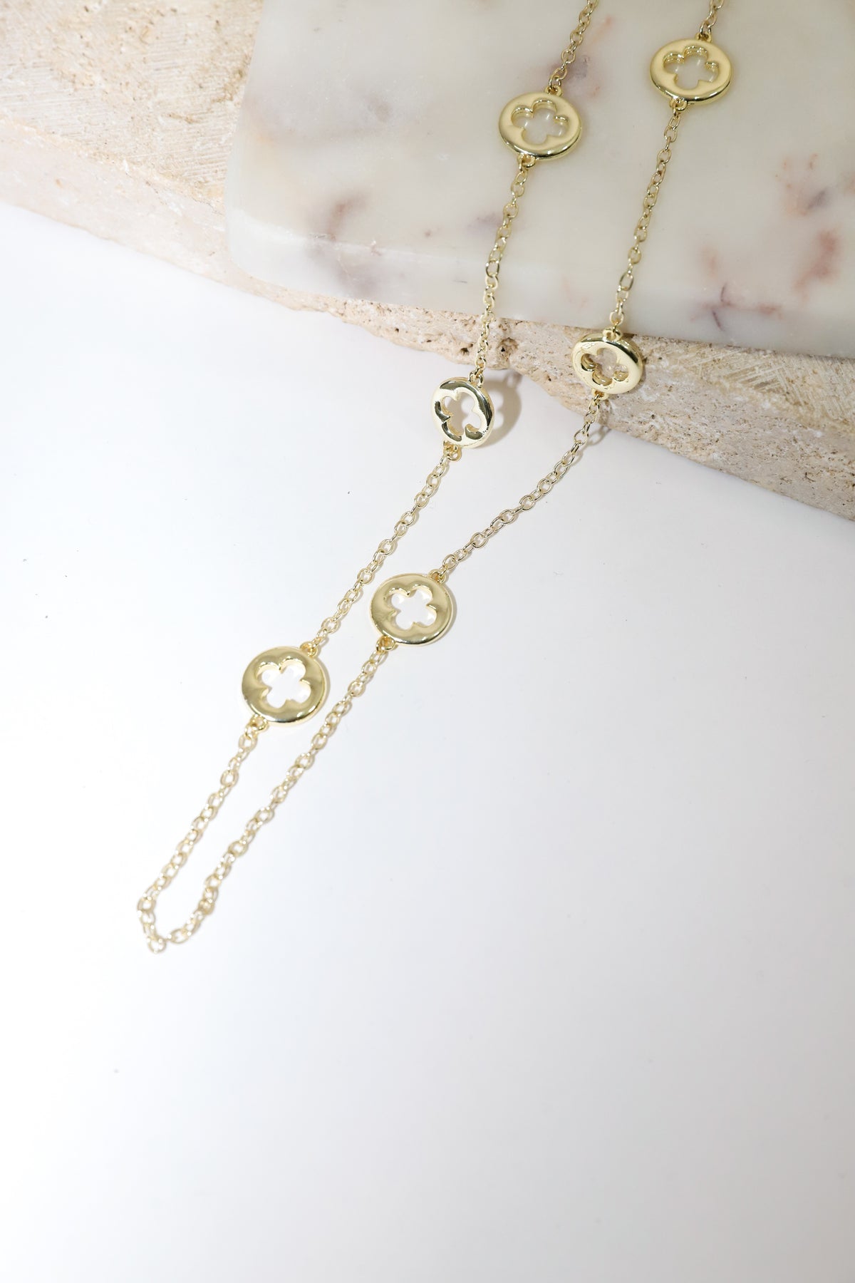 Gold Chain Circle Necklace