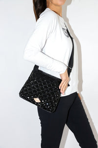 Metro Flat Medium Crossbody