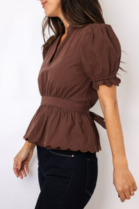 Split Neck Scalloped Elastic Cuff Short Sleeve Top